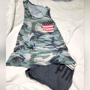 NWOT Camo tank top. Patriotic pocket, Size Med